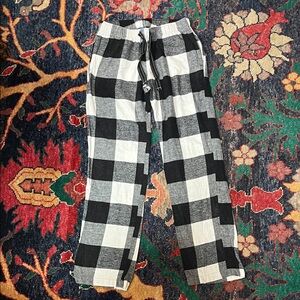 Old Navy Black and White Plaid Pajama Pants